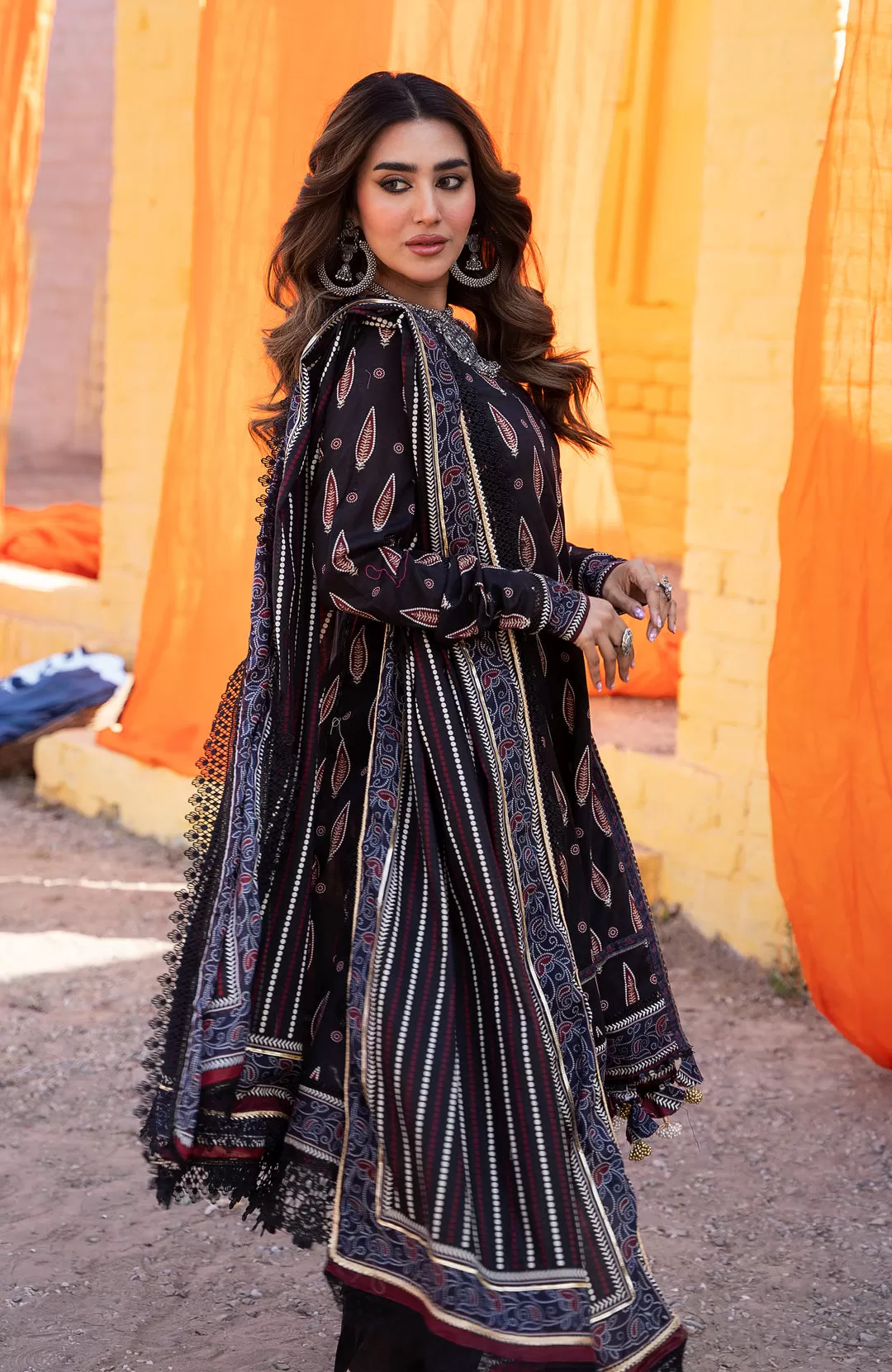 Chunri Print Lawn 3pc Suit-MSH-24-10 Chunri Print Lawn 3pc Suit-MSH-24-10 - Image 2