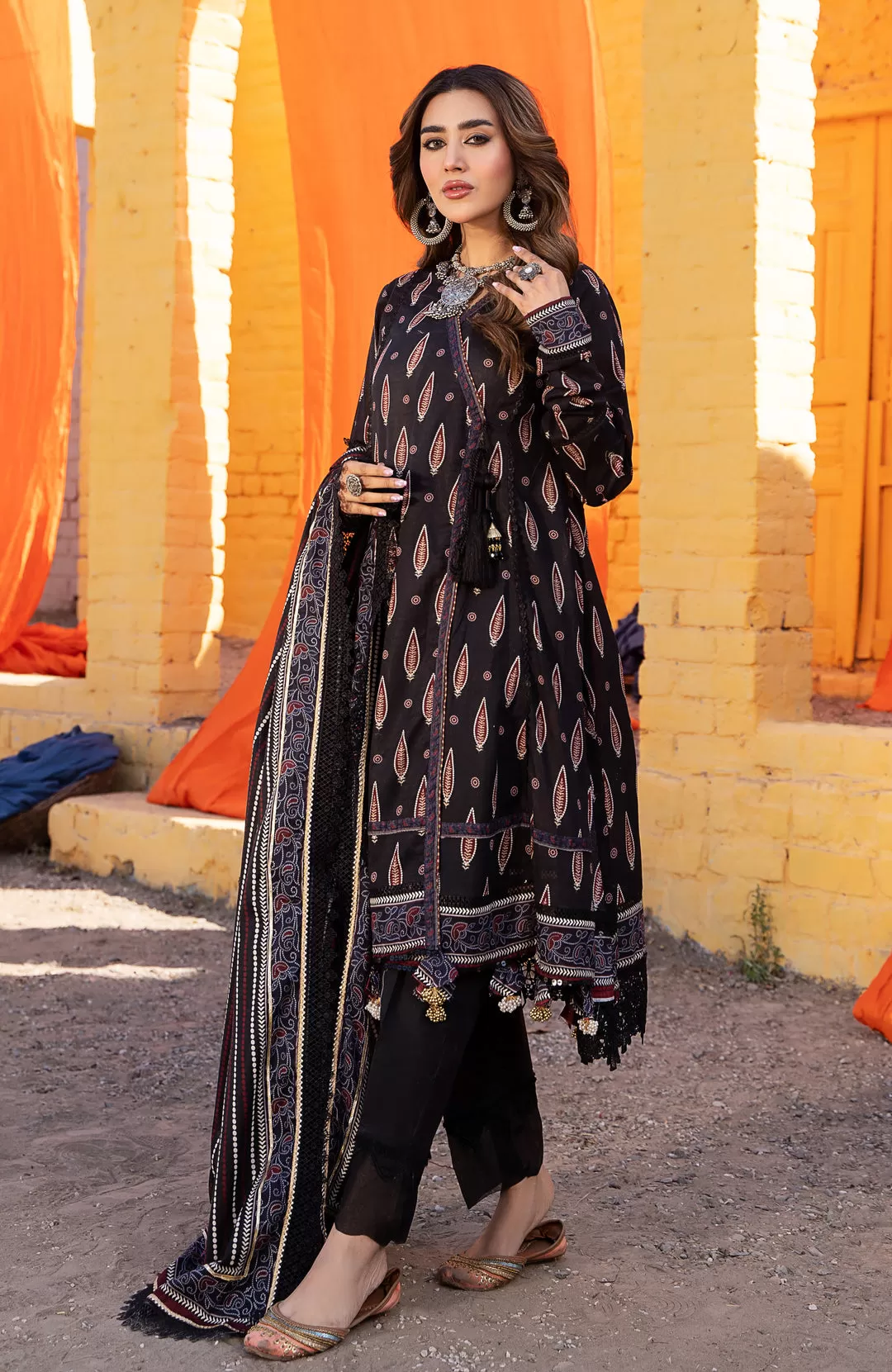 Chunri Print Lawn 3pc Suit-MSH-24-10 Chunri Print Lawn 3pc Suit-MSH-24-10 - Image 3